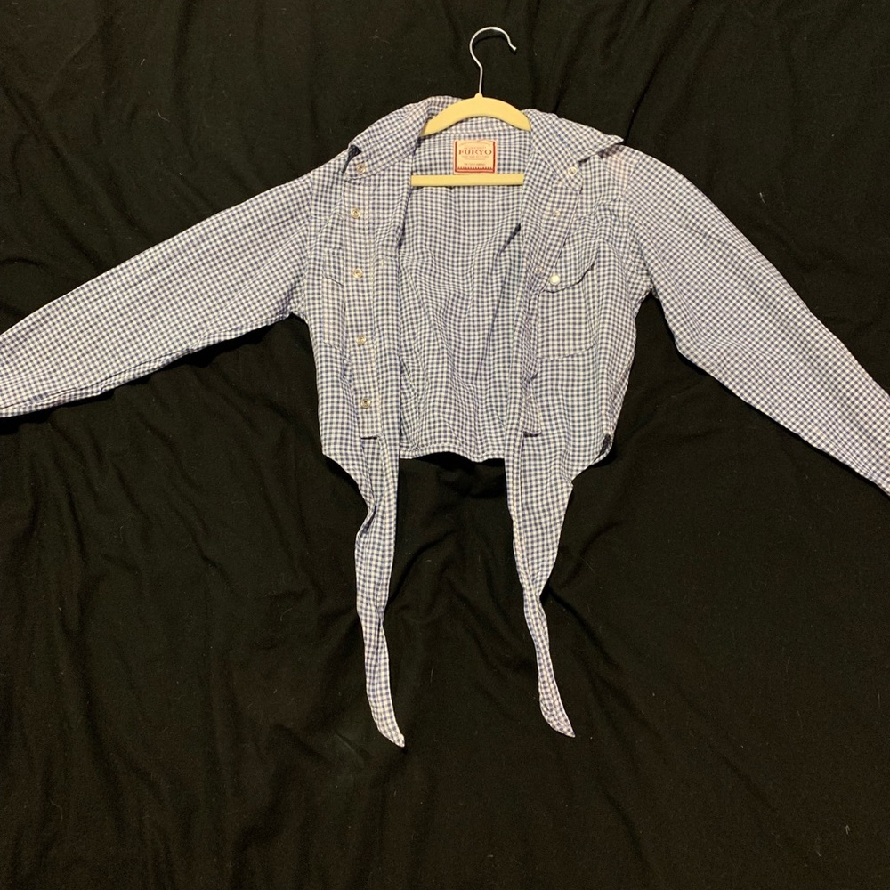 Vintage tie up shirt, cowgirl vibe
